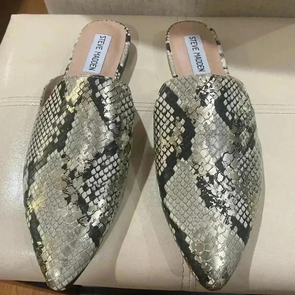 Steve Madden Mattis pointed toe Python mules Sz 8M
